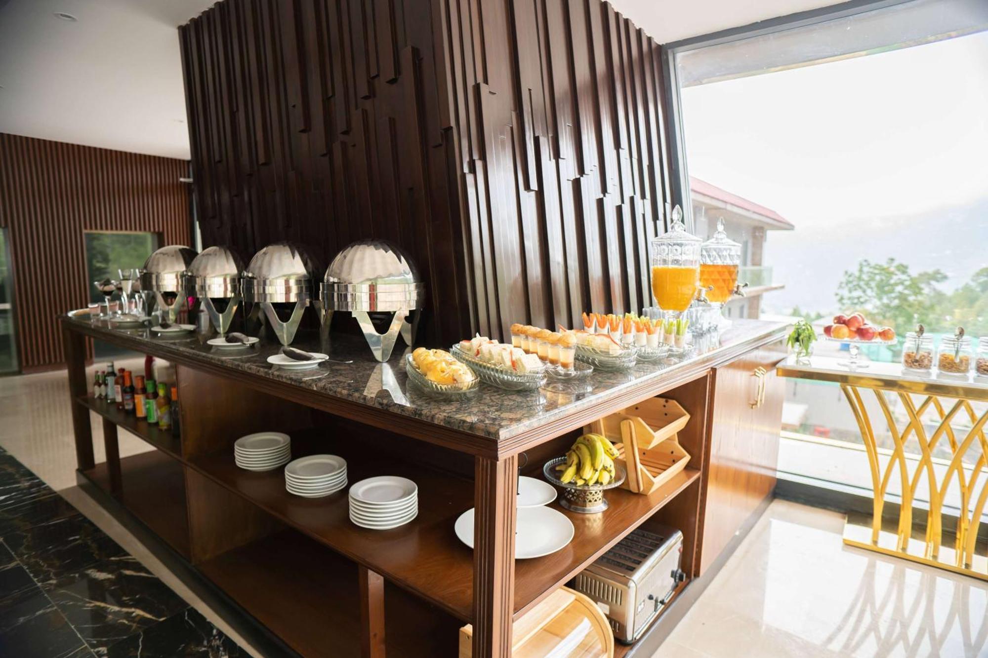 Ramada By Wyndham Murree Lower Topa Resort Экстерьер фото