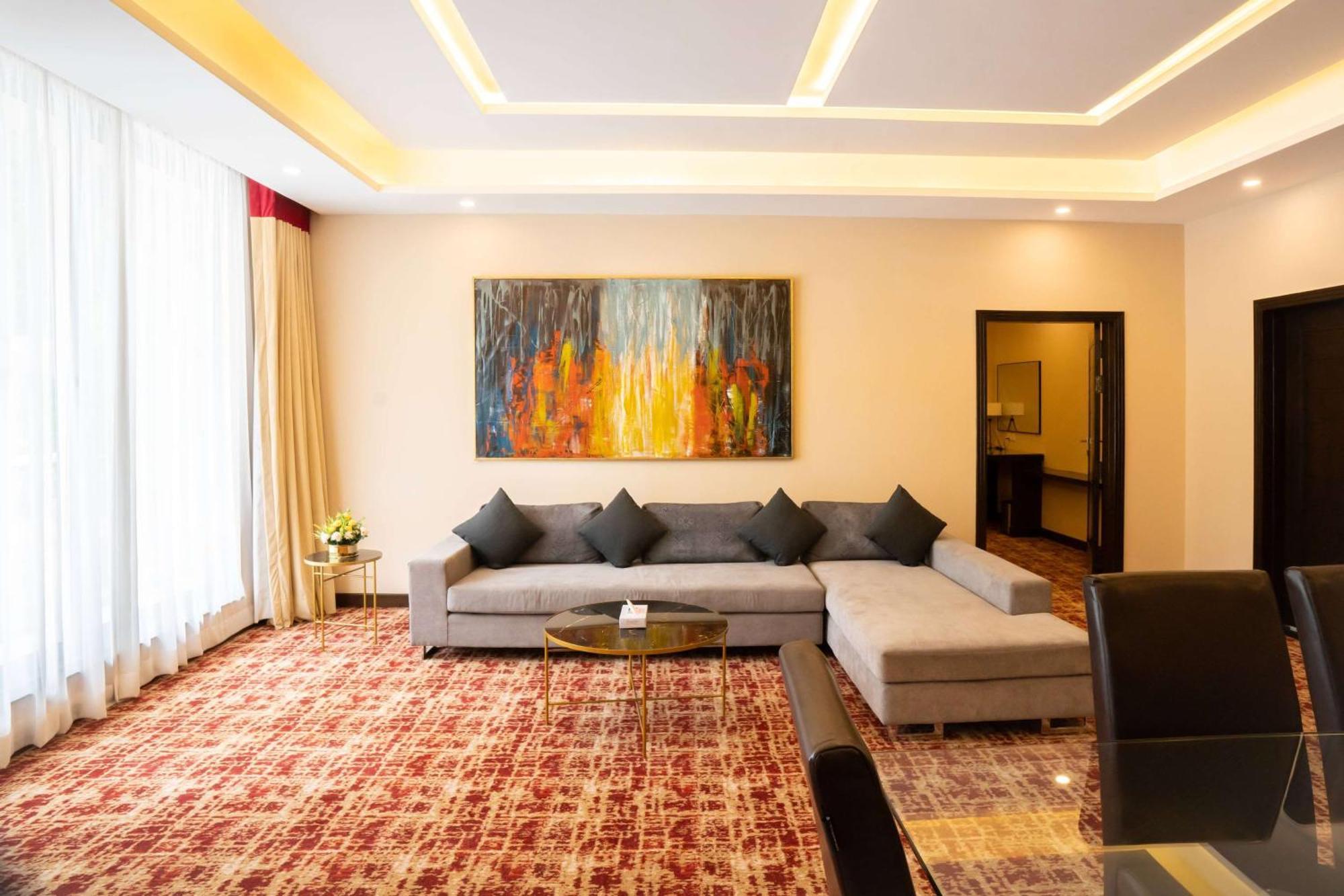Ramada By Wyndham Murree Lower Topa Resort Экстерьер фото