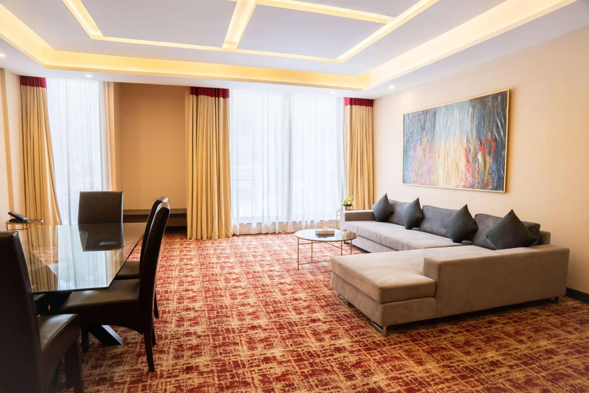 Ramada By Wyndham Murree Lower Topa Resort Экстерьер фото