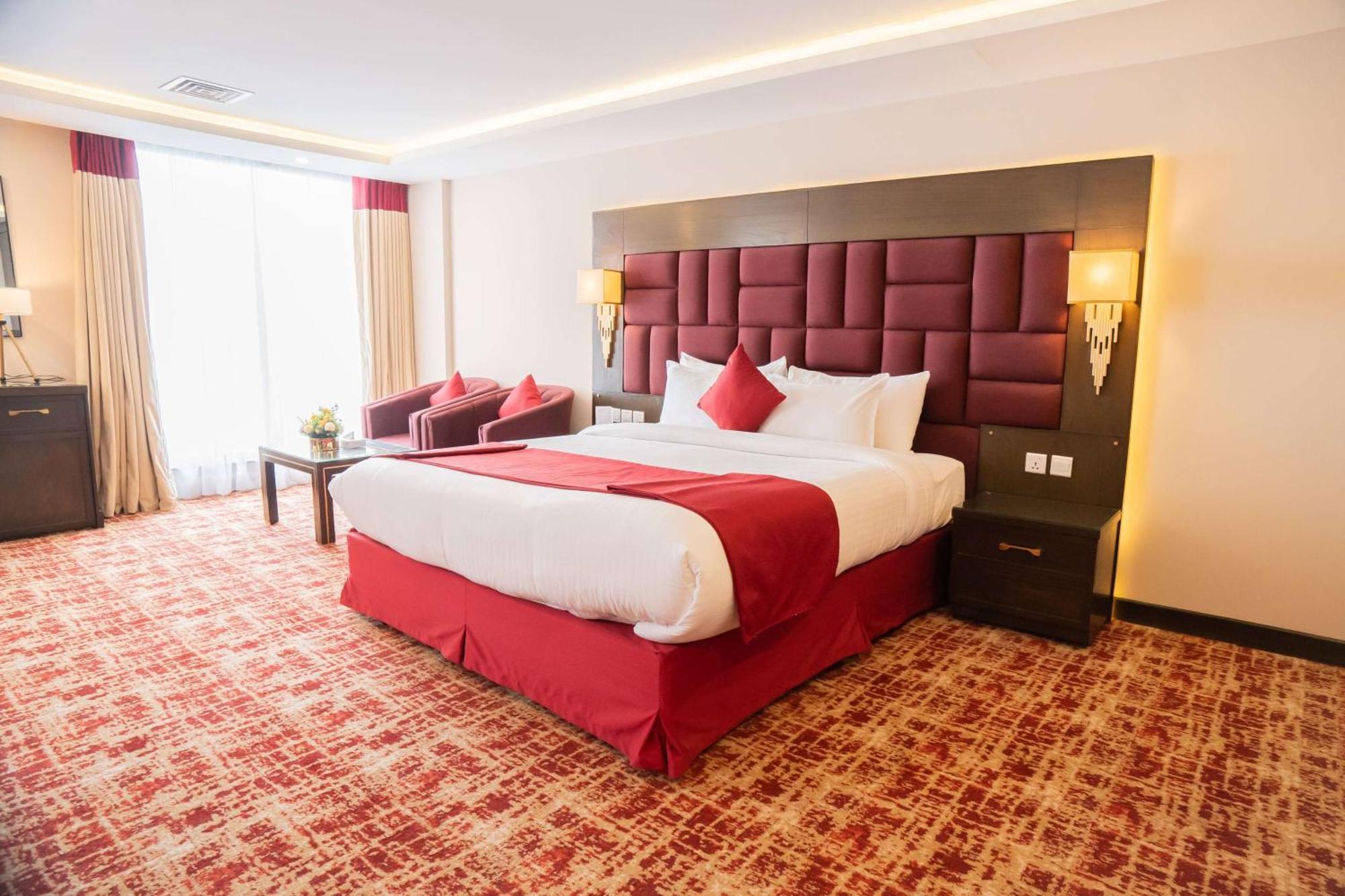 Ramada By Wyndham Murree Lower Topa Resort Экстерьер фото