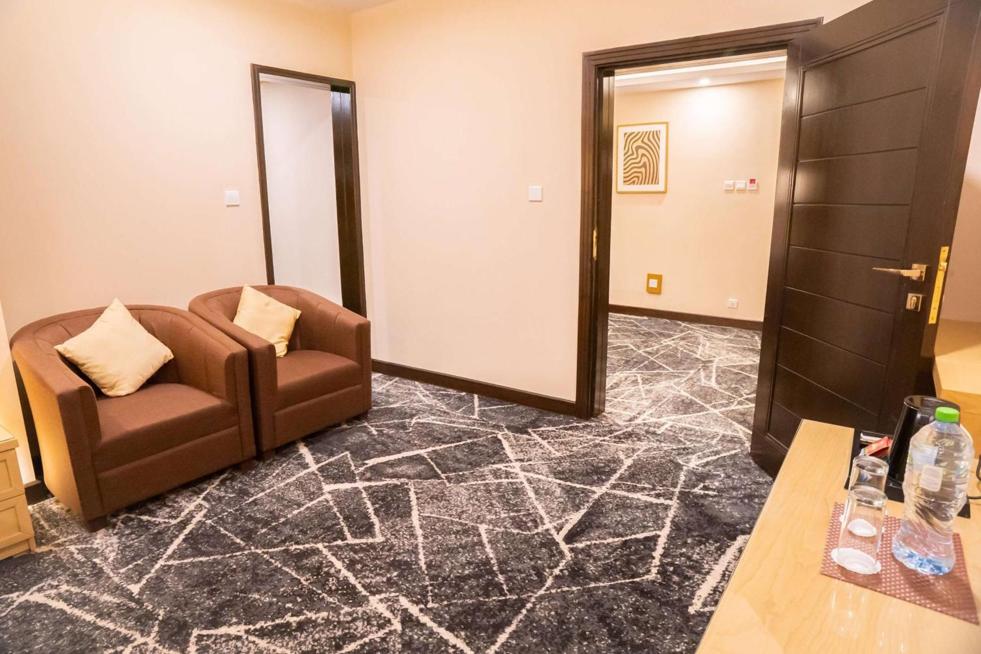 Ramada By Wyndham Murree Lower Topa Resort Экстерьер фото