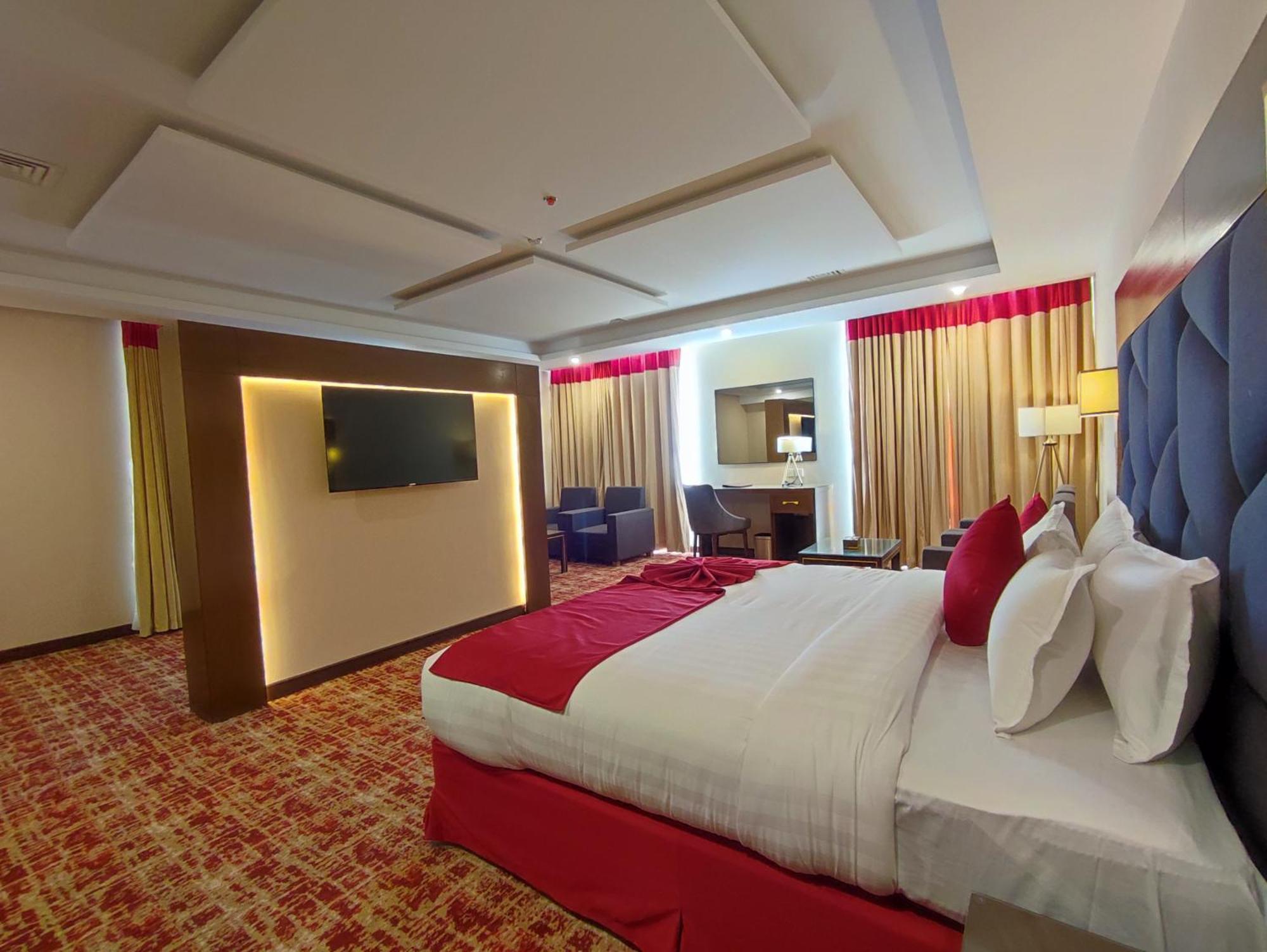 Ramada By Wyndham Murree Lower Topa Resort Экстерьер фото
